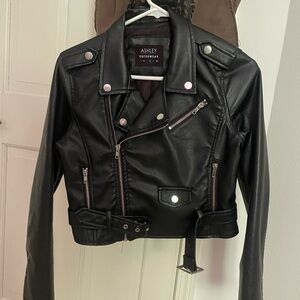 Cropped leather jacket